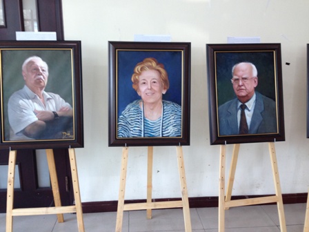 Vietnam agradece a amigos internacionales con exposición de sus retratos